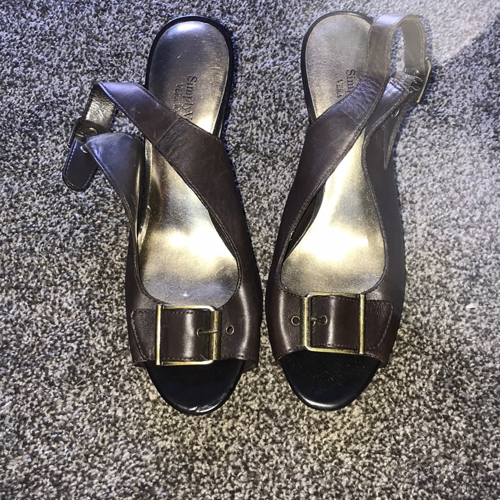 Vera Wang Brown open toe heels size 7M